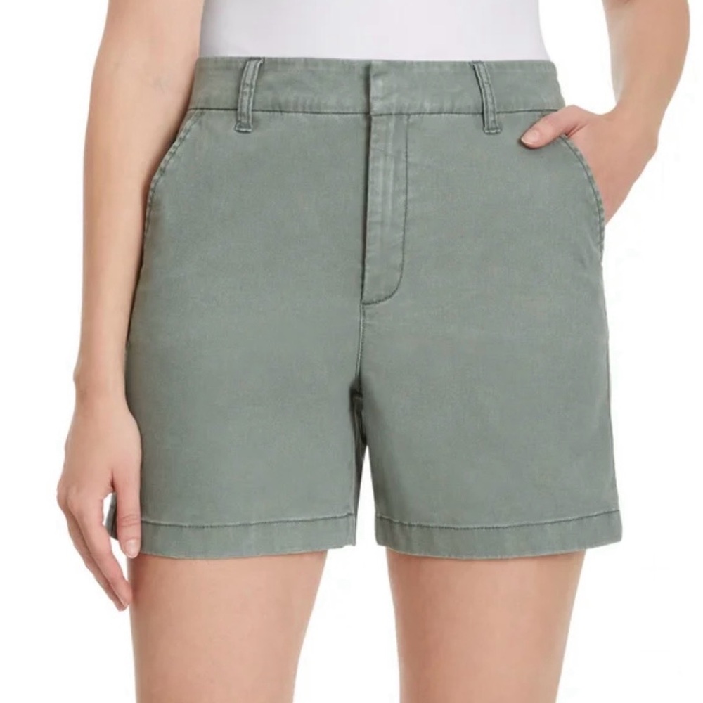 Gloria Vanderbilt Chino Shorts Green 16 NWT
